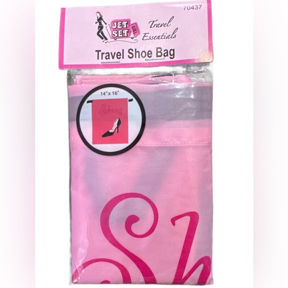 Jet Set Travel Shoe Bag
0116
NEW IN PACKAGE - Picture 2 of 3